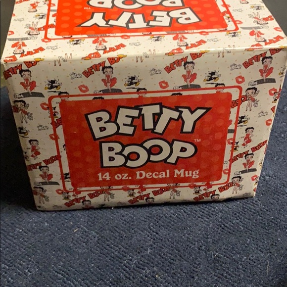 Betty Boop Mug - Picture 3 of 5